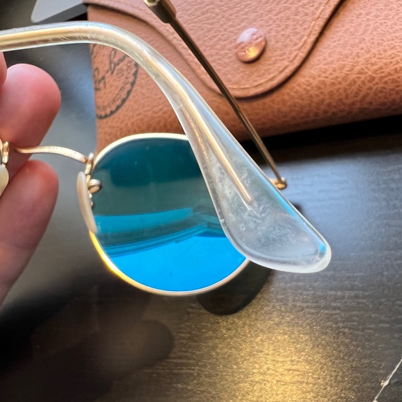 Ray-Ban RB3447 Sunglasses - Gold/Blue Flash - Polarized Lenses - Chipped/Scratch - Picture 11 of 11